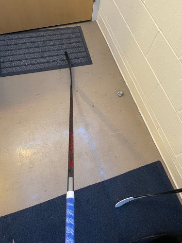 Right Handed P28 Jetspeed FT4 Pro Hockey Stick