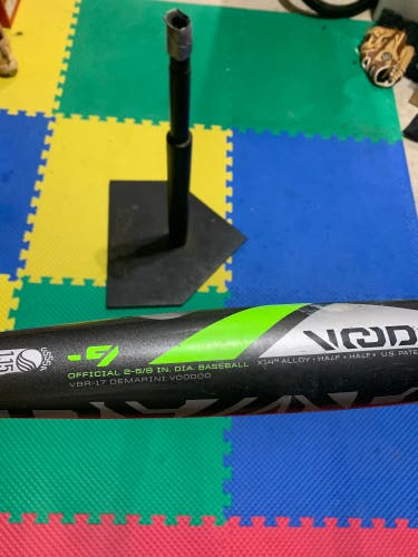 2017 DeMarini (-9) 22 oz 31" Voodoo Balanced Bat