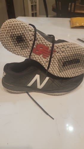 Black Used Adult Men's Size Men's 10.5 (W 11.5) Turf Cleats New Balance Low Cut 4040v3
