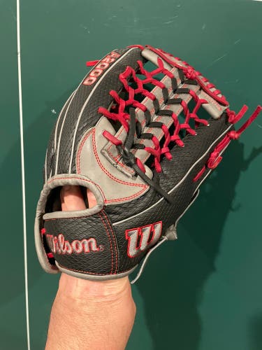 Broken In 95% Wilson PF92 12.25" A2000 Baseball Glove