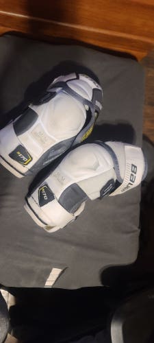 Used Medium Bauer Supreme S170 Elbow Pads