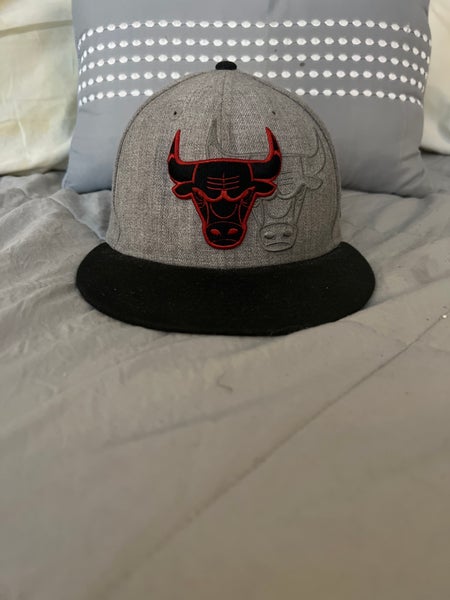 BNWT Men's Chicago Bulls Khaki Adjustable Hat