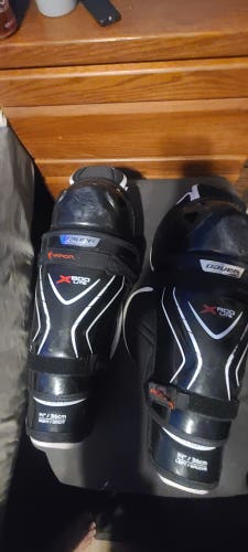 Used Bauer Vapor Shin Pads