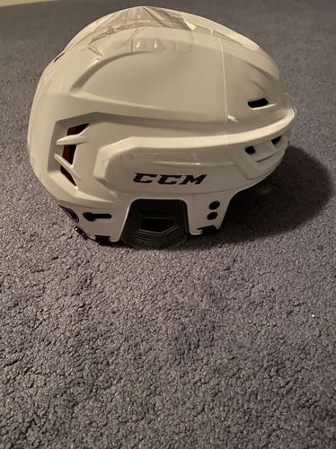 New Medium CCM  Tacks 710 Helmet