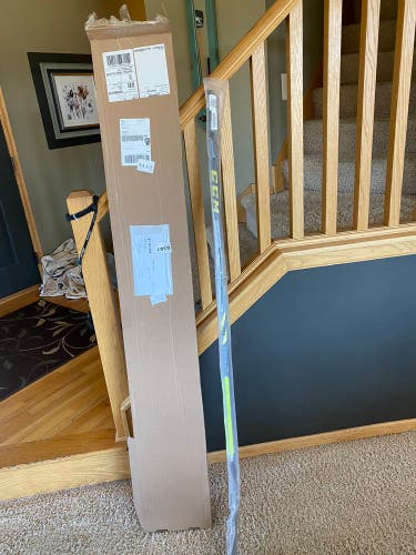 Senior Right Handed P29  Super Tacks AS4 Pro Hockey Stick