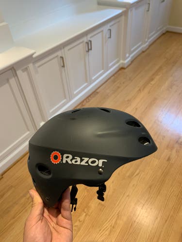 Razor Skateboard Helmet