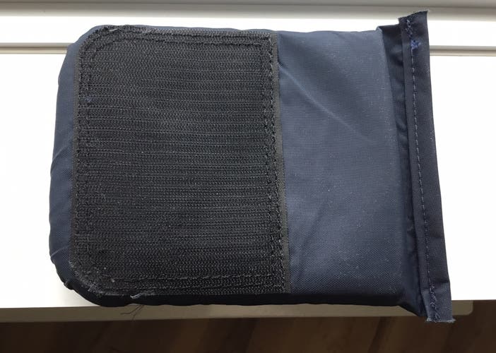 Hockey goalie knee lift sr