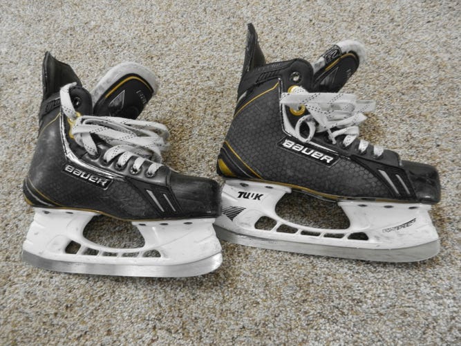 Bauer Supreme One.8 Hockey Skates - Regular Width, Size 2.5
