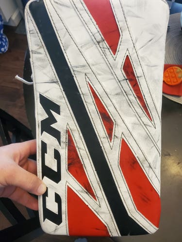 Used CCM Extreme Flex E4.5 Junior Blocker