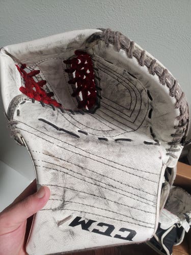 Used Regular CCM Premier R1.S Junior Glove