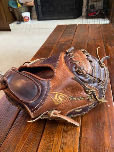 Used Louisville Slugger Right Hand Throw Catcher's OMAHA PRO Baseball Glove 14"