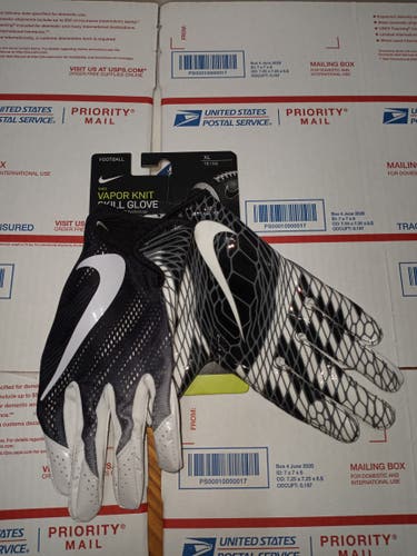Nike Vapor Knit football Gloves XL