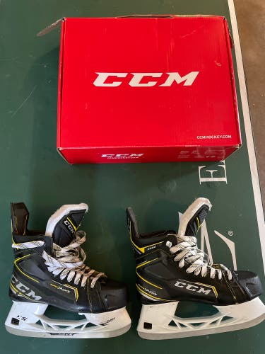 Senior CCM Extra Wide Width Size 7 Super Tacks 9380 Hockey Skates