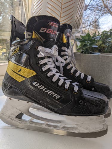 Senior Used Bauer Supreme UltraSonic Hockey Skates Size 8