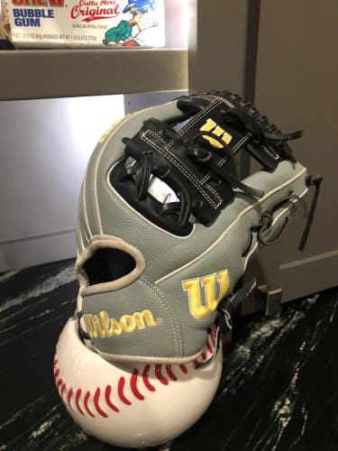 Used Infield 11.5" A2000 Baseball Glove