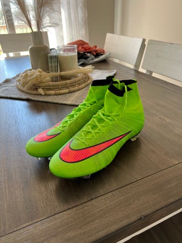Green Men's New Size Men's 10.5 (W 11.5) Molded Cleats Nike Mercurial Superfly Cleats