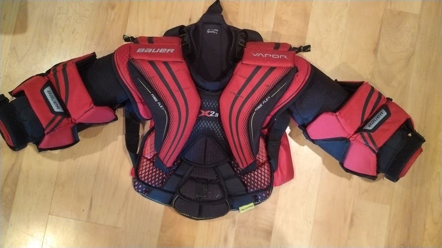 Used Jr Small Bauer Vapor X2.9 Goalie Chest Protector