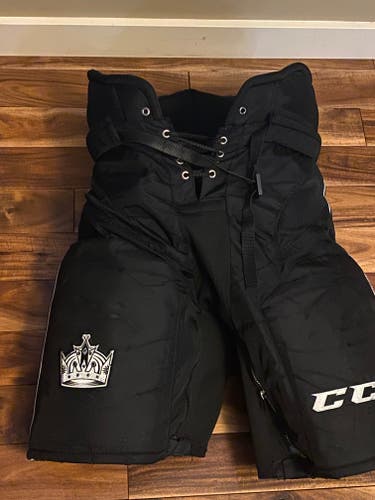 LA Kings Medium CCM HP35 Hockey Pants Pro Stock
