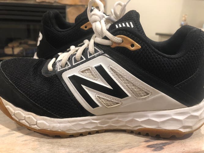 Black Used Mens Size 7.0 (Women's 8.0) Turf Cleats New Balance Low Cut