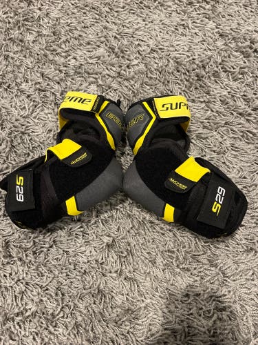 *WORN ONCE* Large Bauer Supreme s29 Elbow Pads