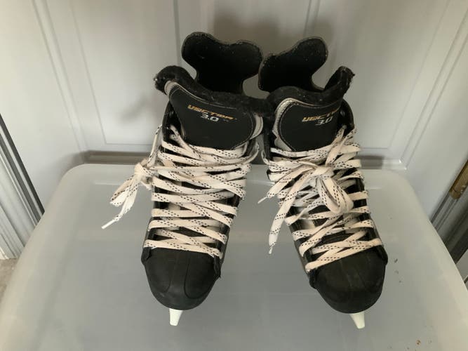 Hockey Skates Junior Used CCM Regular Width Size 4