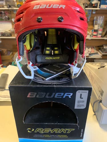 New Large Bauer  Re-Akt Helmet