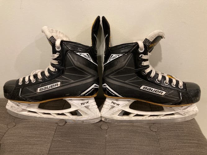 Junior Bauer Regular Width Size 4.5 Supreme S160 Hockey Skates