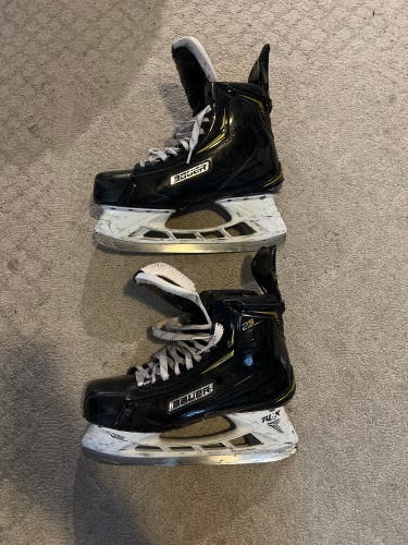 Bauer Regular Width Pro Stock Size 9.5 Supreme 2S Pro Hockey Skates