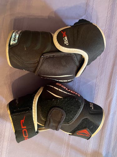 Used Sr Small Bauer Vapor x800 lite Elbow Pads