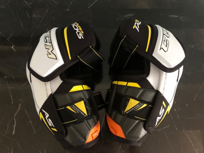 Used Extra Large CCM  Super Tacks AS1 Elbow Pads