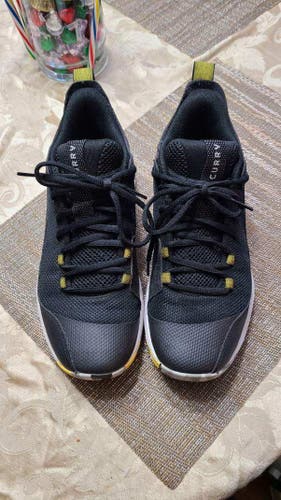 Men's Size 8.0 (Women's 9.0) Under Armour Shoes