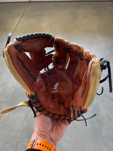 Infield 11" A550 Baseball Glove