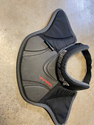 Bauer Vapor sr goalie neck protector