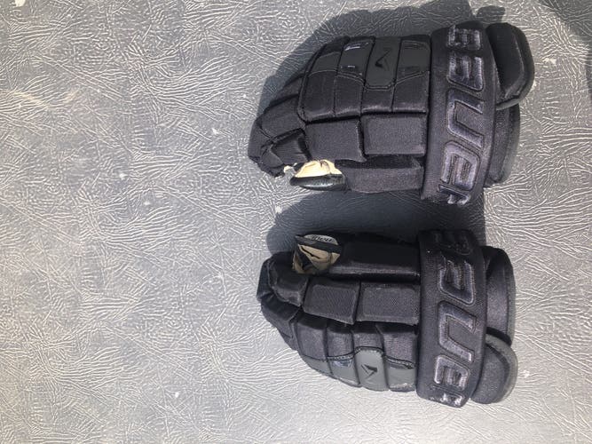 Bauer 13"  Barely Used Nexus All Black N2900 Gloves