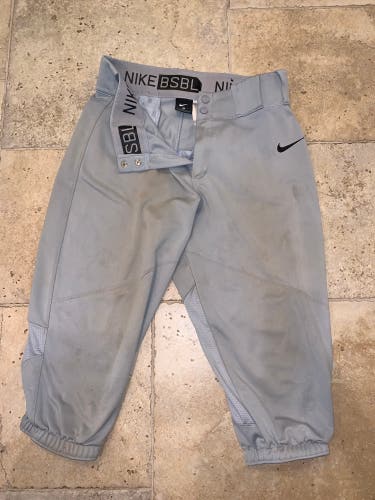 Nike baseball knickers with elastic hem Adult medium