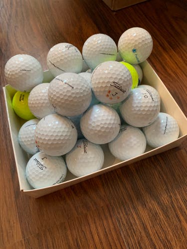 24 Titleist Pro V1/X Golf Balls