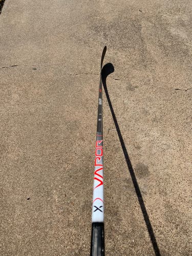 Senior Left Hand P92M Vapor Hyperlite Hockey Stick