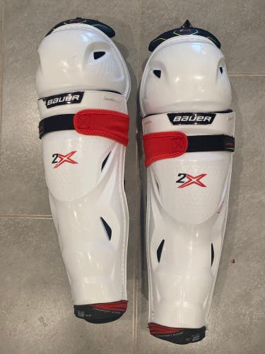 LIKE NEW Bauer Vapor 2x Shin Pads