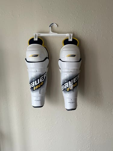 Used Bauer 2000 Shin Pads