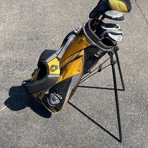 John Daly Junior Left Hand Clubs (5 clubs) & bag- Used