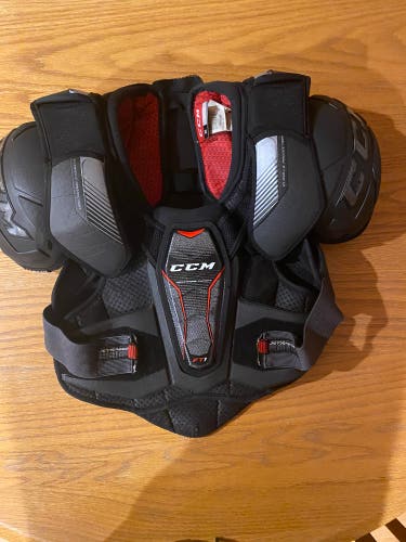 Senior Medium CCM JetSpeed FT1 Shoulder Pads