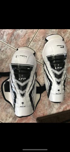 Hockey shin guards size 12