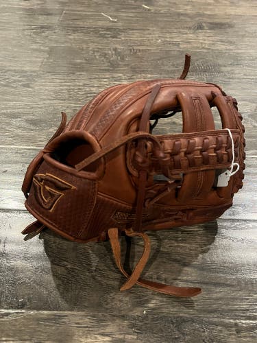 Goin Yard. Infield 11.75" Pro series Baseball Glove