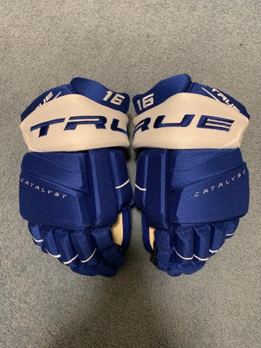 True Catalyst M16 Hockey Gloves 13" New Blue/White