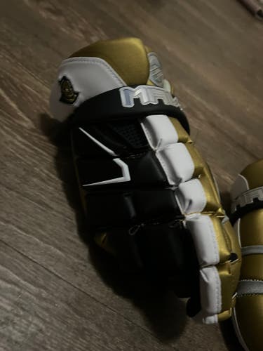 New UCF Lacrosse Maverik M4 Lacrosse Goalie Gloves 13"