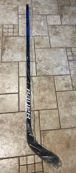 UNH Custom Senior Left Hand P28 Nexus Geo Hockey Stick