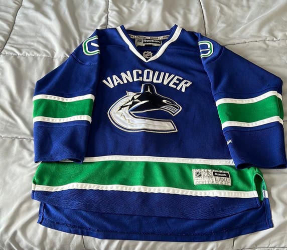 Youth Vancouver Canucks jersey