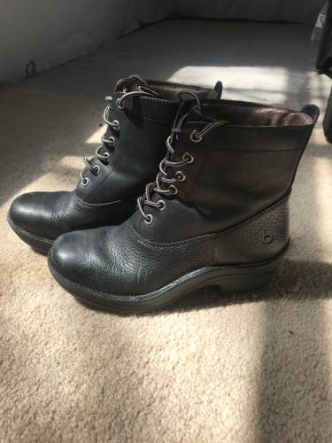 Women’s Size 7.0 Black Boots