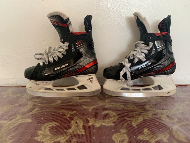 Used Bauer Size 5 Vapor 2X Hockey Skates