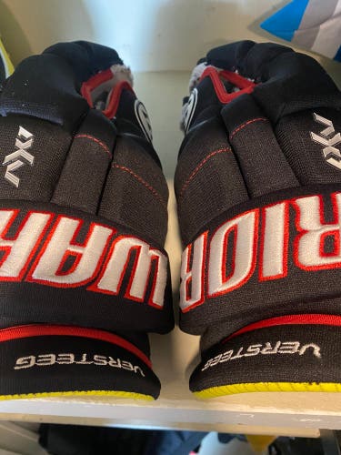 Kris Versteeg Chicago Warrior 13" Pro Stock AX1 Pro Gloves